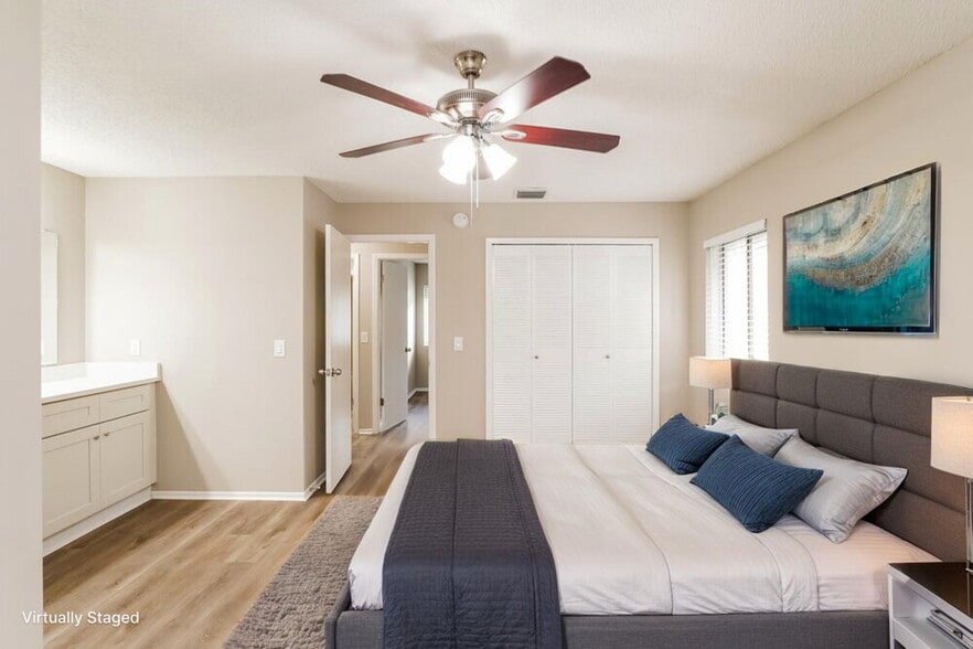 Building Photo - 1304 Sterling Oaks Dr