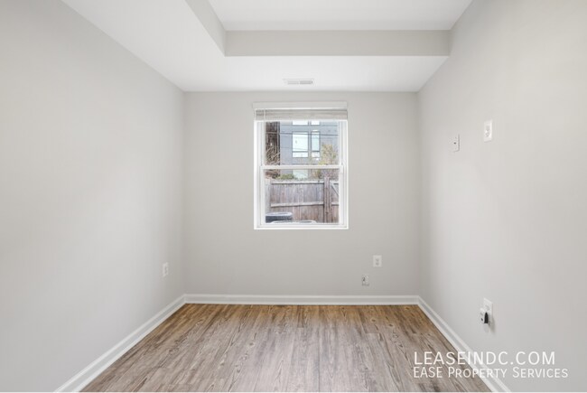 Building Photo - 1223 16th St NE