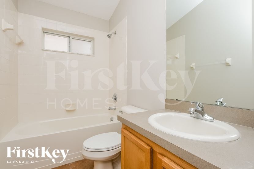 Building Photo - 1620 Bonita Bluff Ct