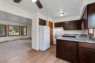 Building Photo - 5551 S Illinois Ave