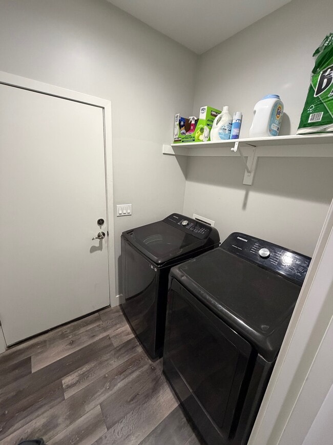 Building Photo - 1213 N 28th St