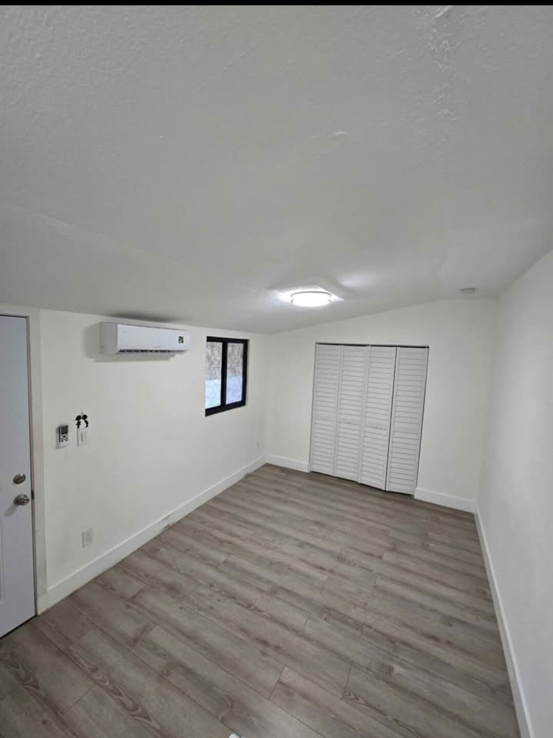 Building Photo - 3301 SW 97th Ave