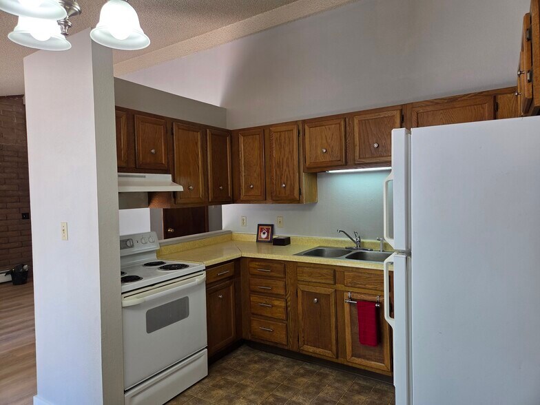 Building Photo - 1105 Santa Clara Ave