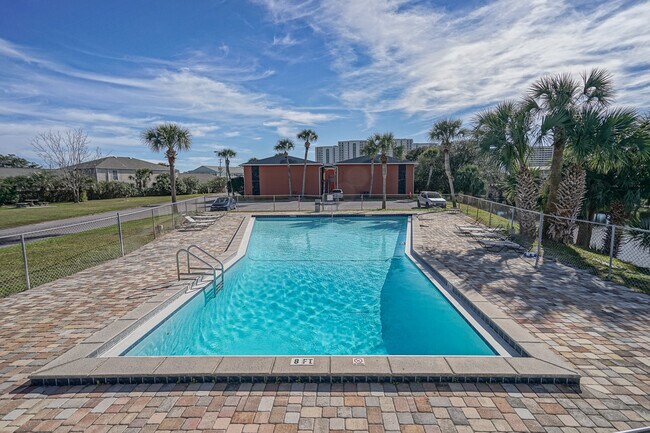 Building Photo - 4000 Gulf Terrace Dr