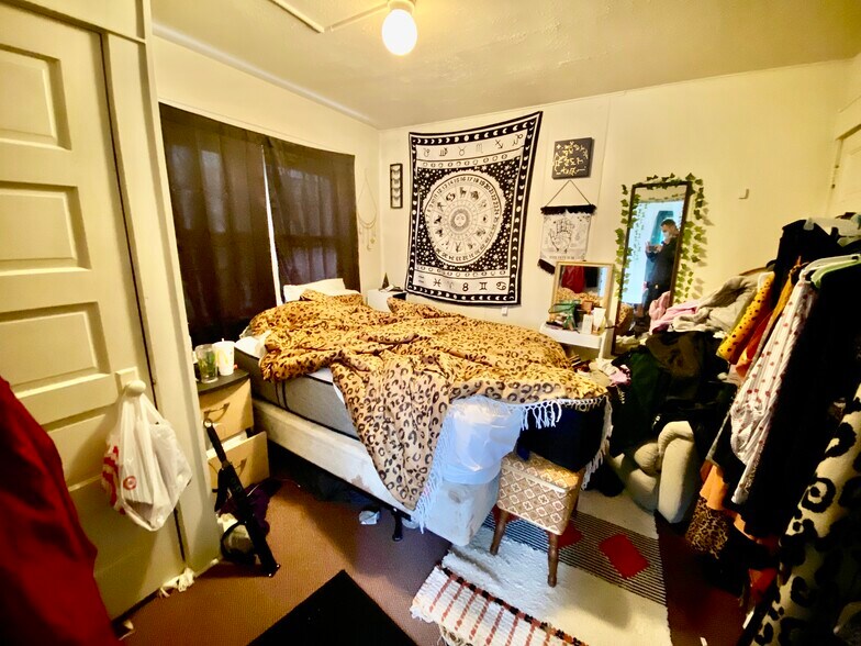 Building Photo - 127 Lorentz St