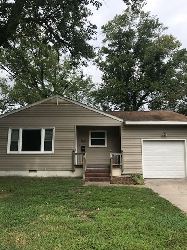 Building Photo - Ranch Home in Northampton