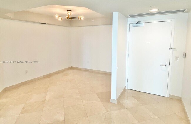 Building Photo - 16400 Collins Ave