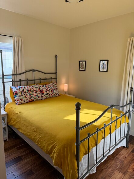 Bedroom - 1978 Emerald St