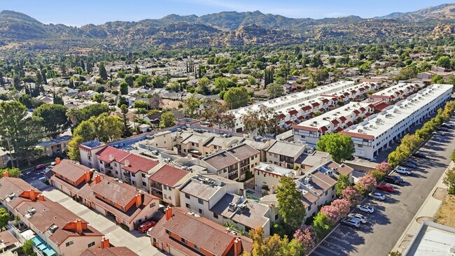 Building Photo - 9960 Owensmouth Ave