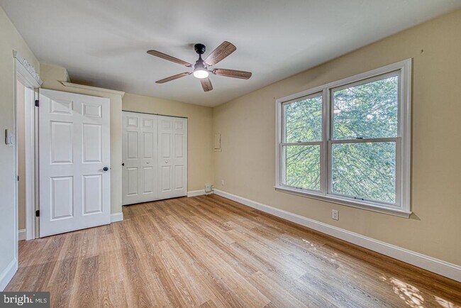 Building Photo - 104 Meadow Ct