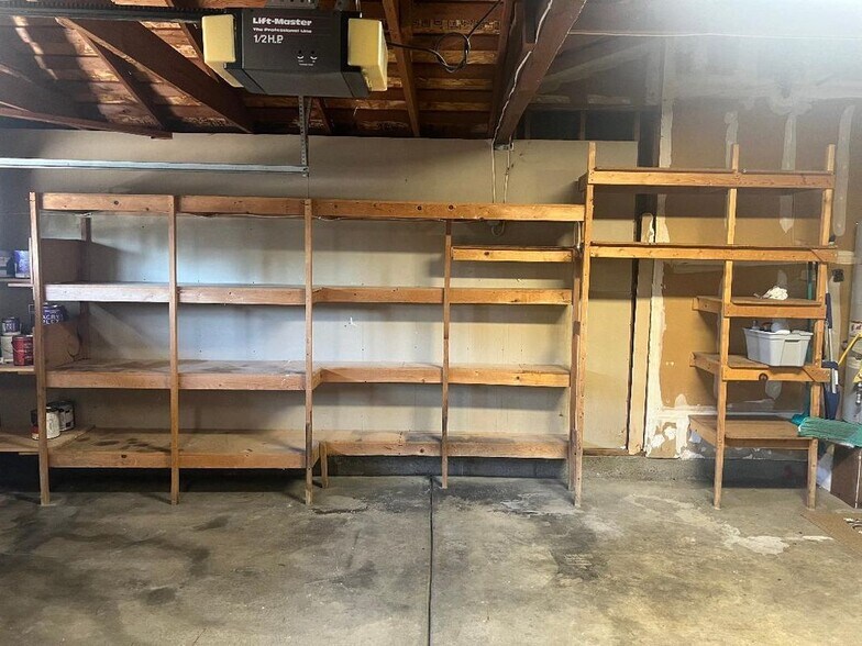 Building Photo - 3421 Serpentine Dr