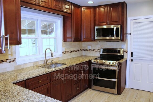 Building Photo - 9201 Fort Foote Rd