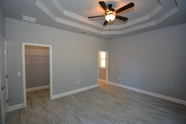 Building Photo - 25 Rosepetal Ln