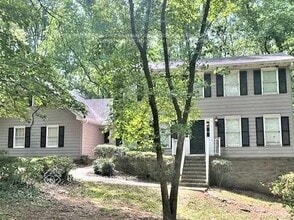 Building Photo - 1760 Deer Run Dr SW