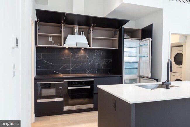 Building Photo - 1443 Euclid St NW