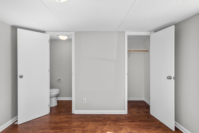 Building Photo - 107 Jodoc Dr