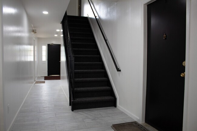 Building Photo - 23225 Deanhurst St