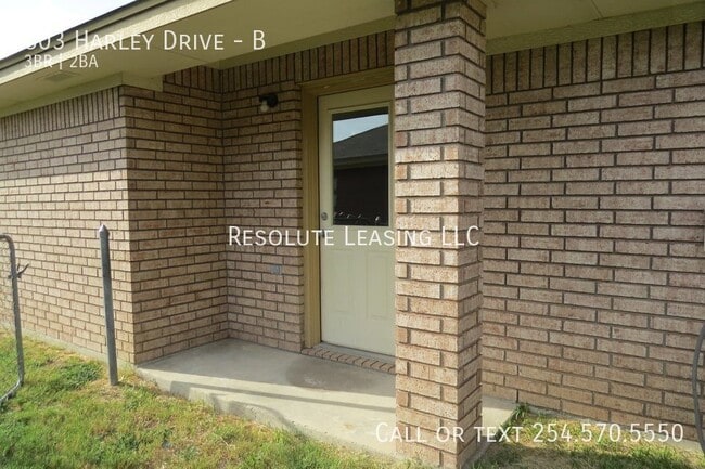 Building Photo - 803 Harley Dr