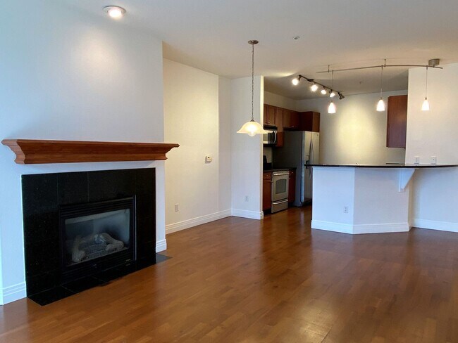 Building Photo - Stylish 1BD/1BA Condo with Garage & Balcony in Sought-After Englewood Location | $1,795/mo