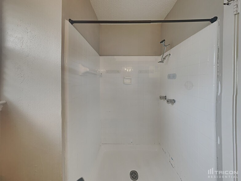 Building Photo - 1221 Aldenwood Dr