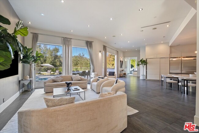 Building Photo - 2666 Hutton Dr