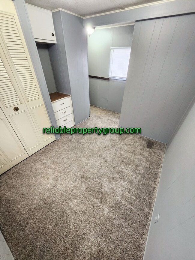Building Photo - $100 off 1st month's rent
