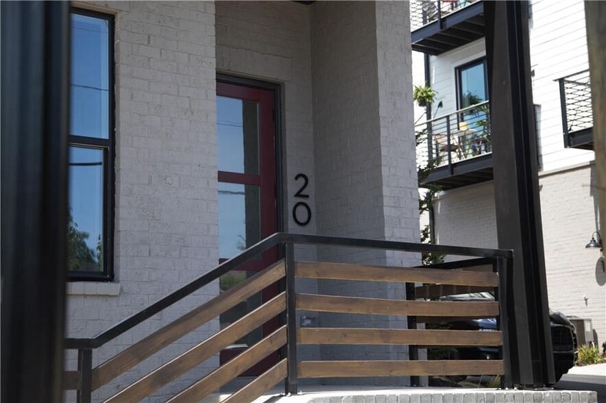 Building Photo - 1350 May Ave SE