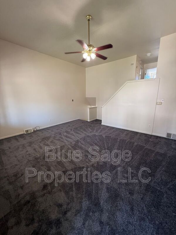 Building Photo - 1427 Simpson St