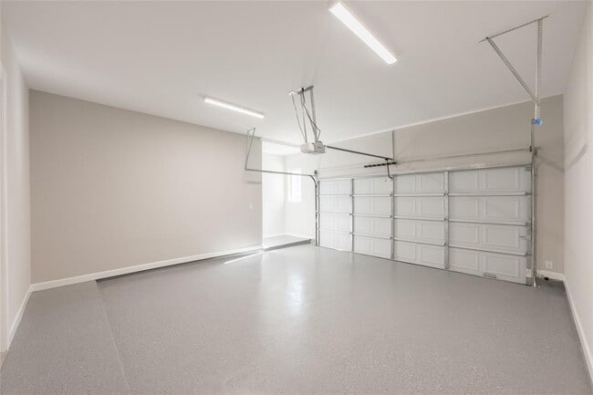Building Photo - 5207 Amber St