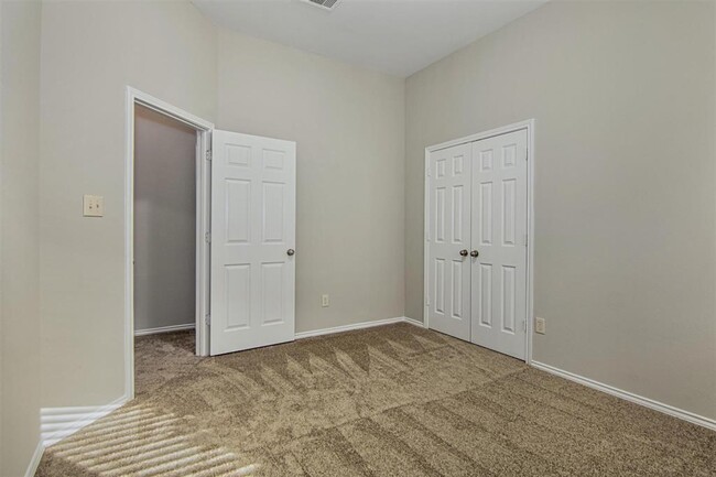 Building Photo - 26007 Waldridge Dr