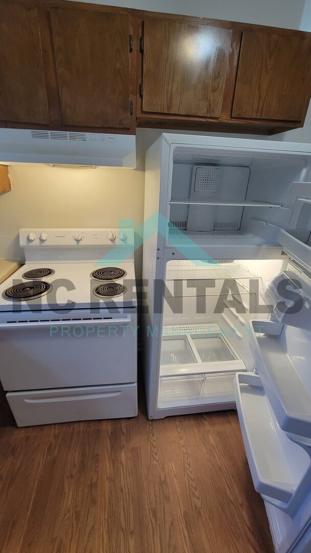 Building Photo - 2559 Green Oaks Ct SE