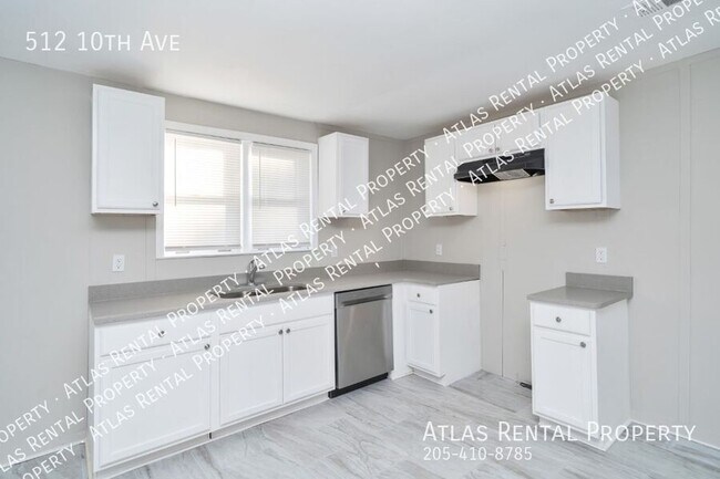 Building Photo - 512 10th Ave