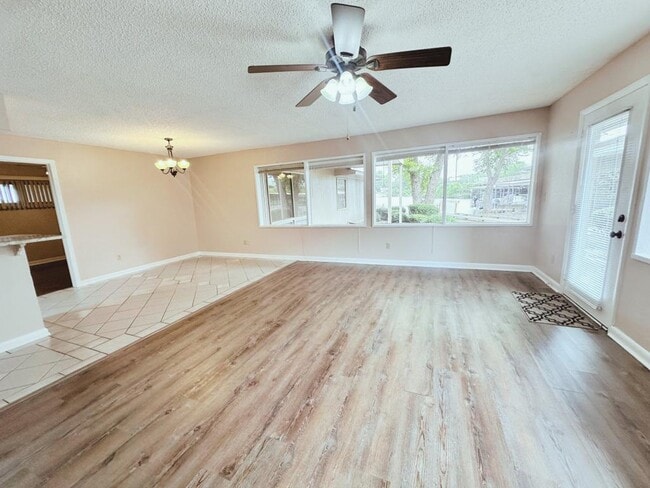 Building Photo - 100 Bayou Point