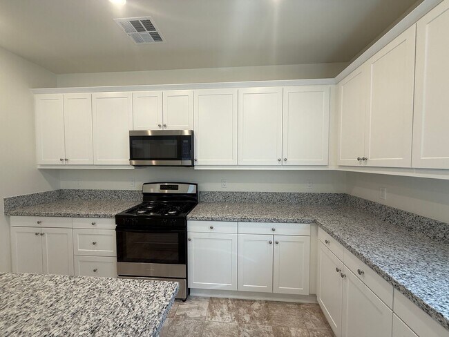 Building Photo - Victorville- New Richmond Home, 3 bedrooms...