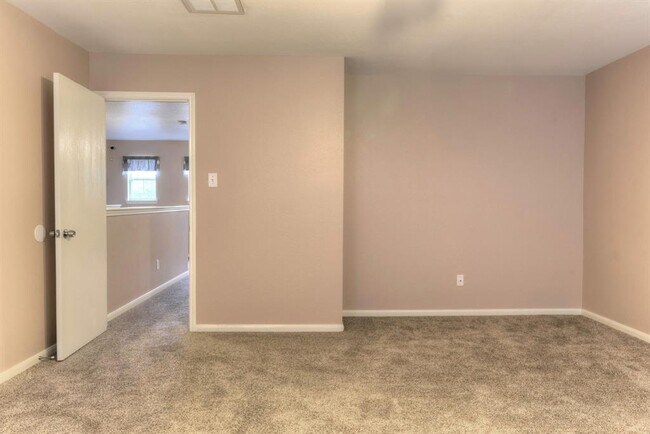 Building Photo - 18203 Fair Grange Ln