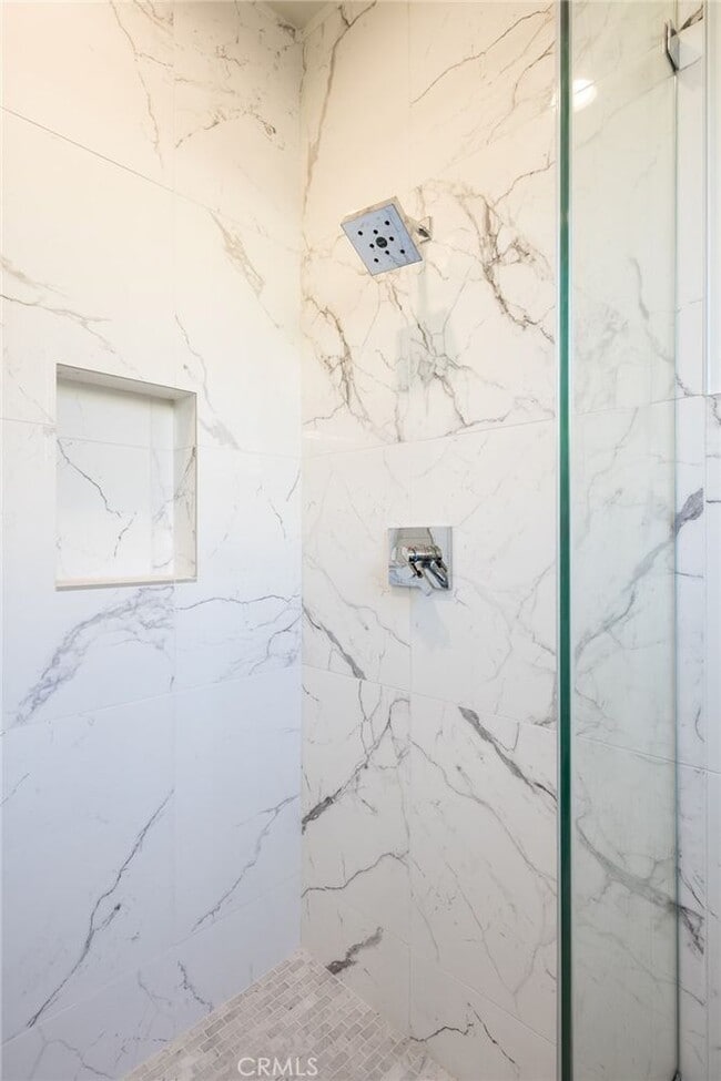 Building Photo - 1618 Amherst Ave