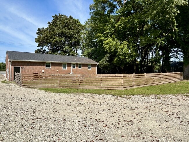 Building Photo - 348 Kempsville Rd