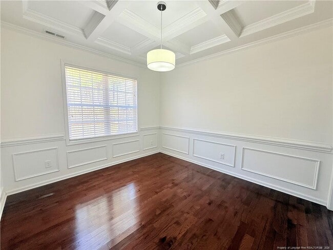 Building Photo - 352 Old Field Loop