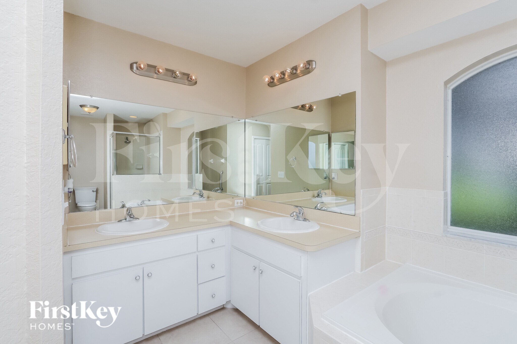 Building Photo - 8211 Westmont Terrace Dr