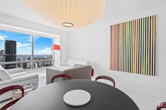 Building Photo - 1425 Brickell Ave