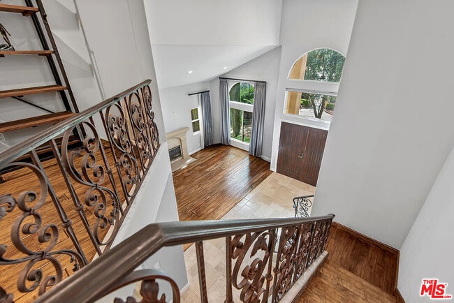 Building Photo - 4724 Noble Ave