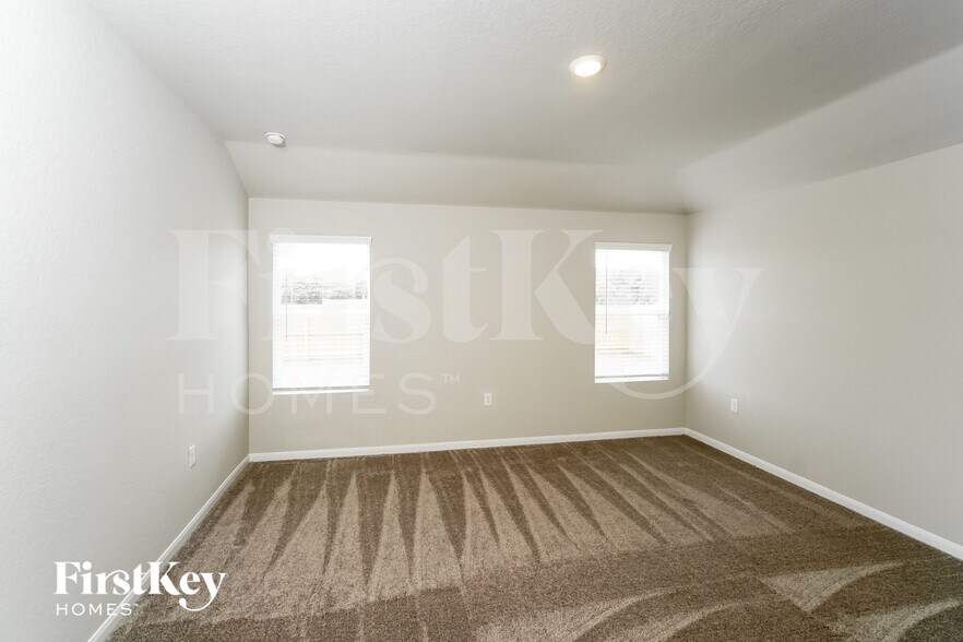 Building Photo - 6202 Marco Plains