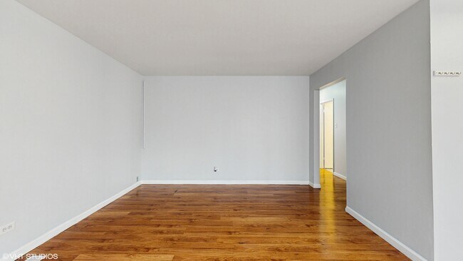 Building Photo - 1317 Mackinaw Ave