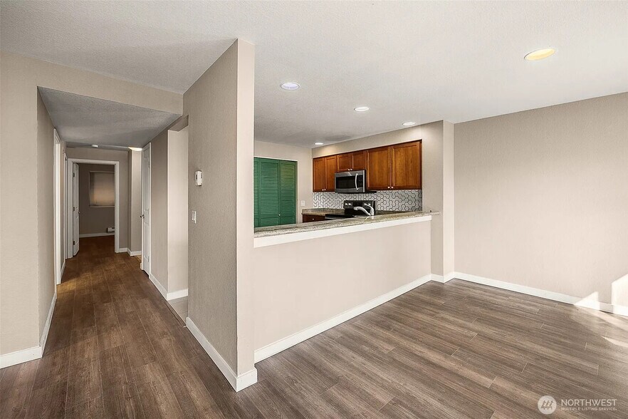 Building Photo - 1311 12th Ave S