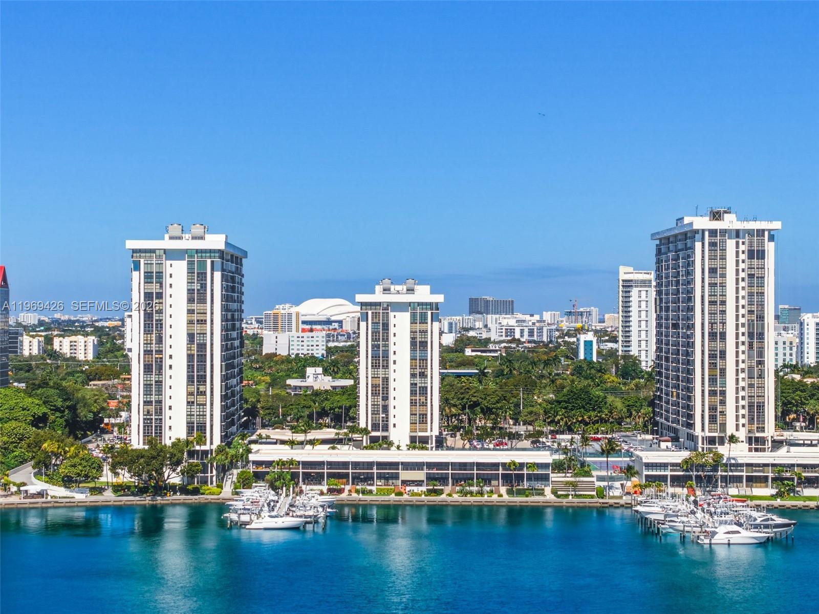 Building Photo - 1915 Brickell Ave
