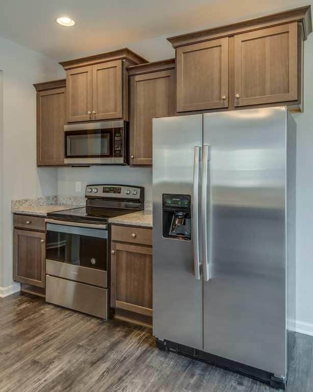 Building Photo - AVAILABLE NOW!    Beautiful 4 / 2 home in Fairview Station, completely refreshed and ready for yo...