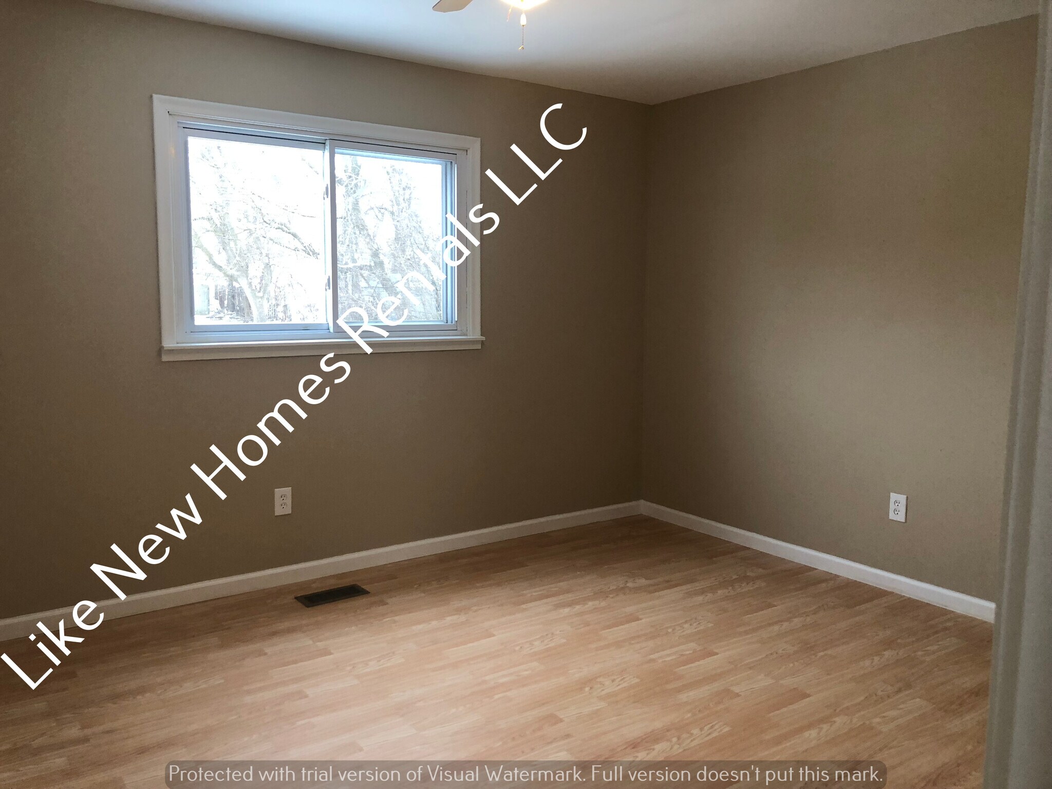 Building Photo - 3273 Berent St