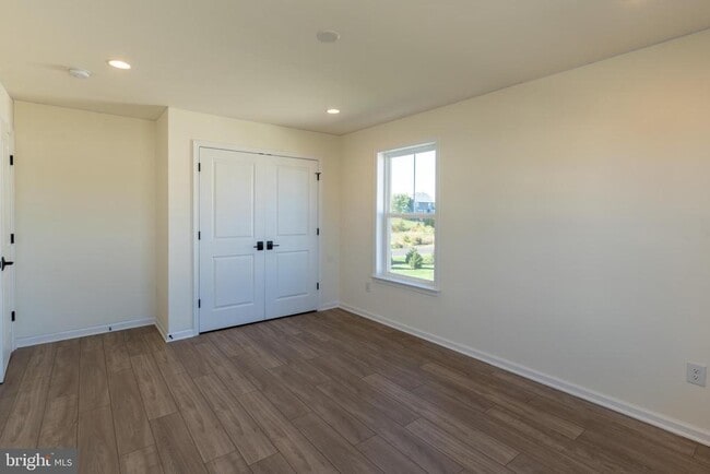 Building Photo - 48 Parry Wy