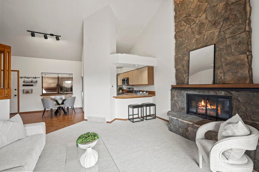 Living Room - 501 Manhattan Dr