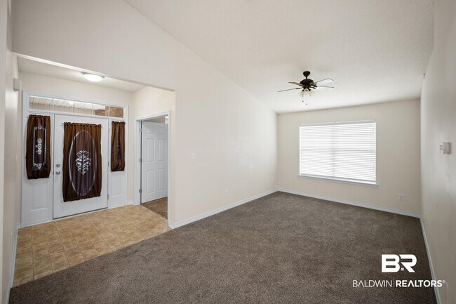 Building Photo - 13097 Concord Dr E